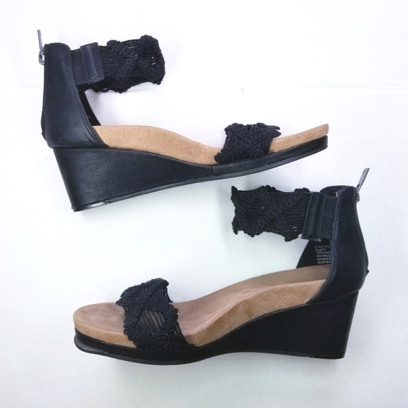 🌸 Lucky Brand‎ | Black Knit Lace Wedge Sandals 7 - Picture 2 of 8
